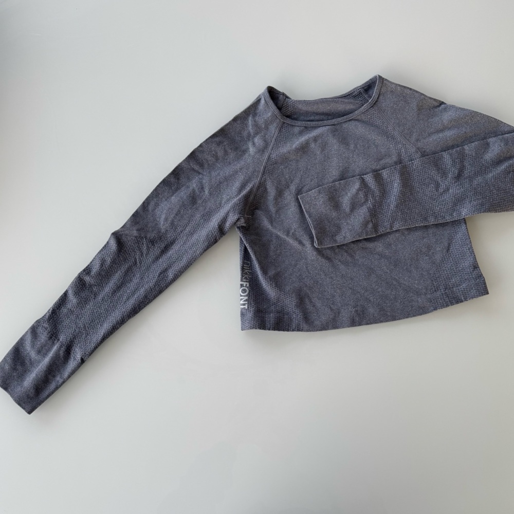Gray Long Sleeve nikkiFONT Crop Top